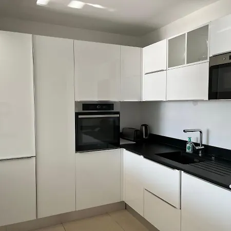 Apartment Moderne Face A La